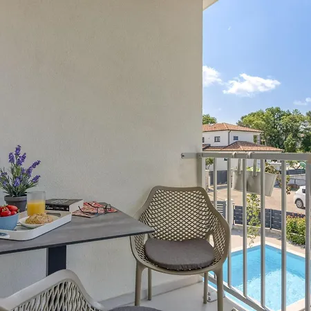 Apartman Aria With Heated Pool And Whirlpool - Happy
