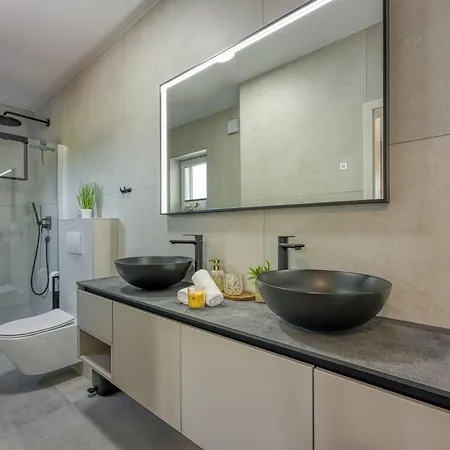 Hébergement de vacances Aria With Heated Pool And Whirlpool - Happy