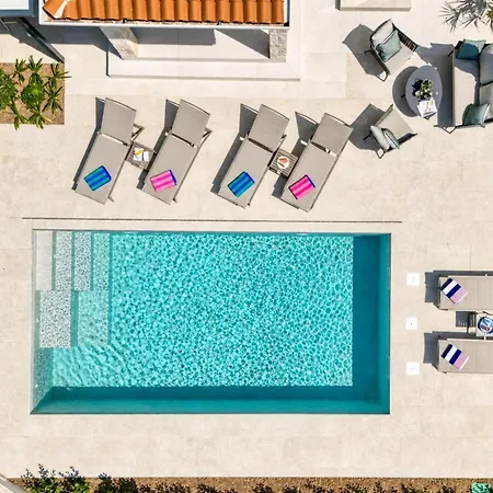 Aria With Heated Pool And Whirlpool - Happy Nyaraló